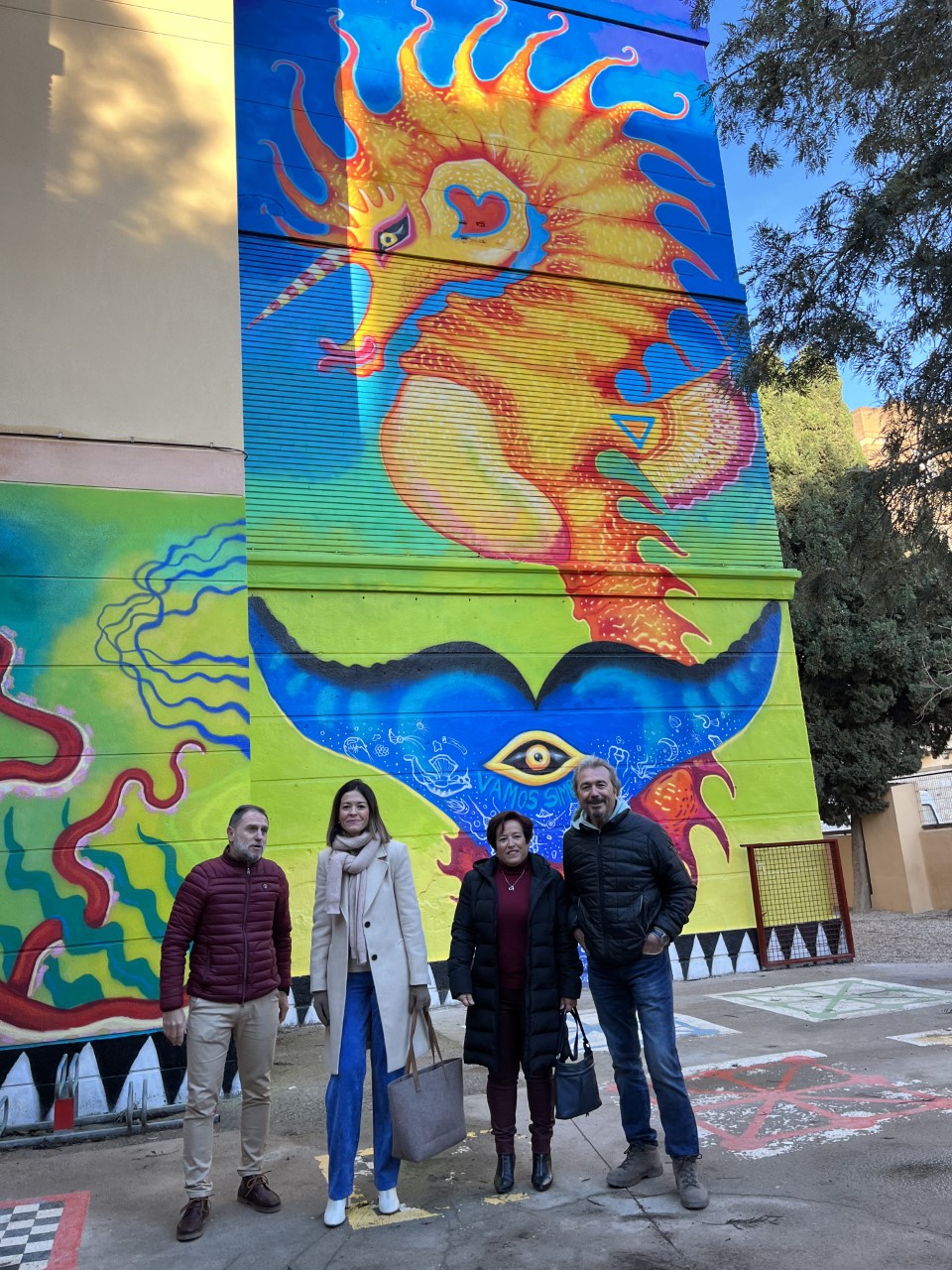 colegio mediterraneo mural fachada.jpg